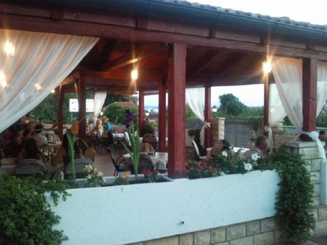 Pansion Marco Polo Hotel Petrcane Exterior photo